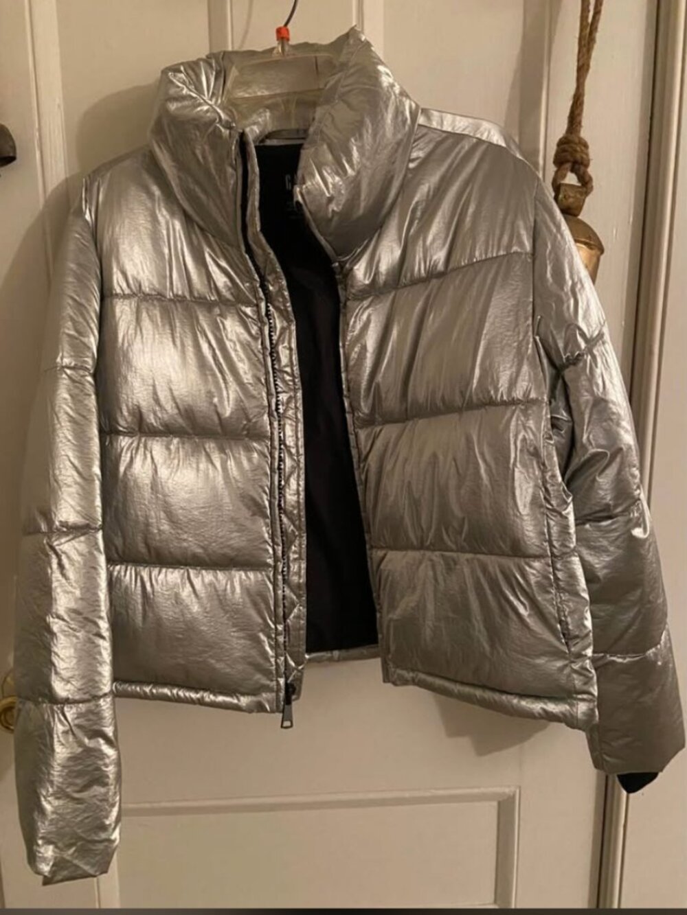 GAP Women's Silver Metallic Puffer Jacket - M
